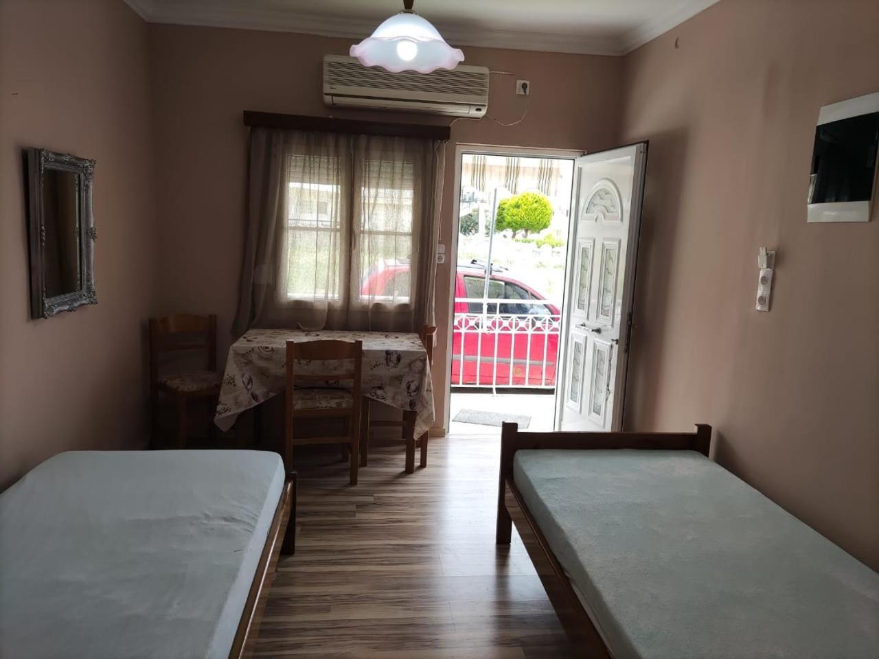 Sissy Apartment Vrahati Exterior foto